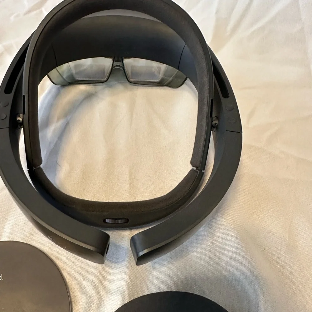 Microsoft HoloLens Developer Edition 1st Generation & Genuine Carry Case